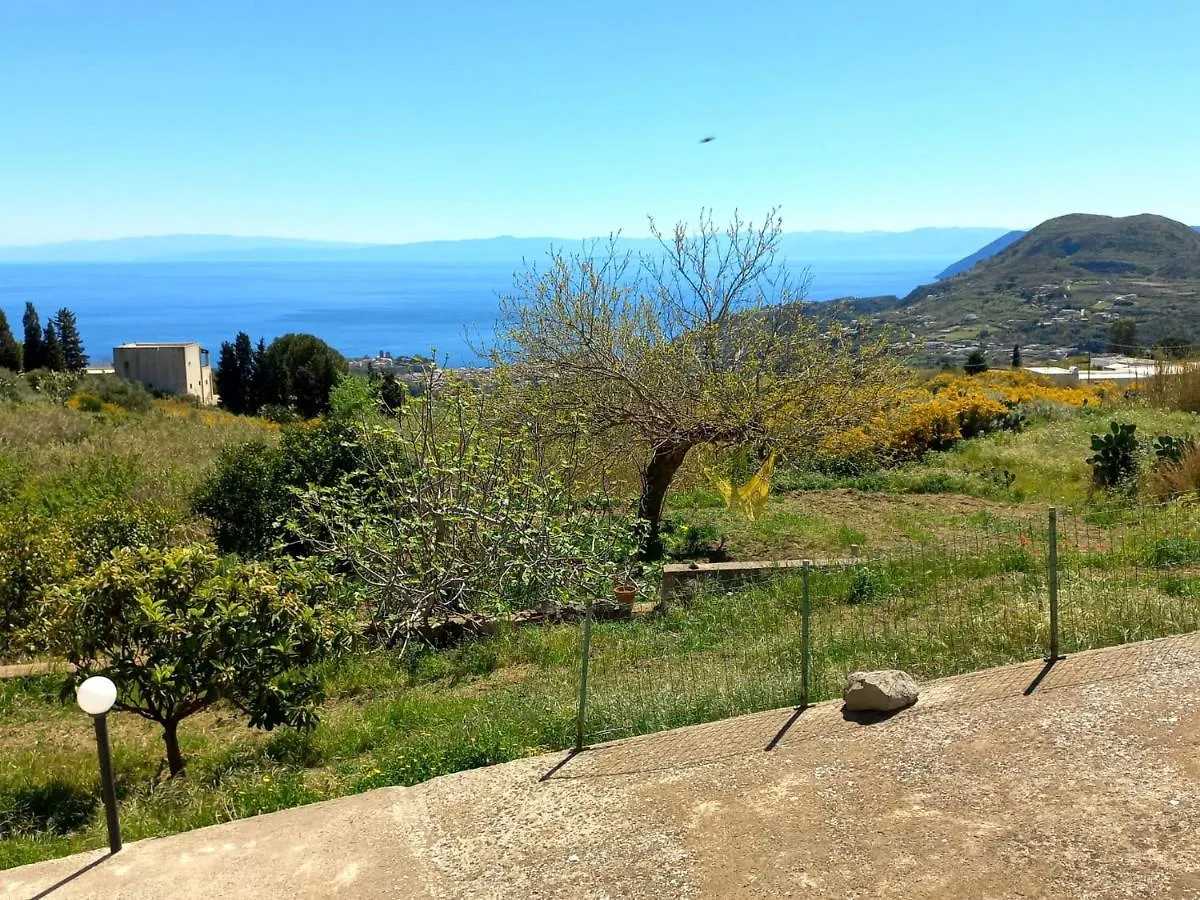 La Casa Tra Il Verde E Il Blu Villa Lipari  Italy